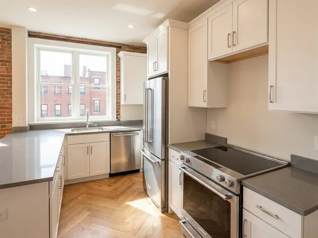 Kitchen appliances in a Greater Boston home serviced by EMC